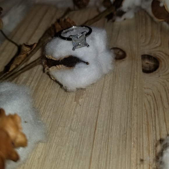 💍💍Gorgeous 2 Carat White Sapphire ring - Picture 4 of 8